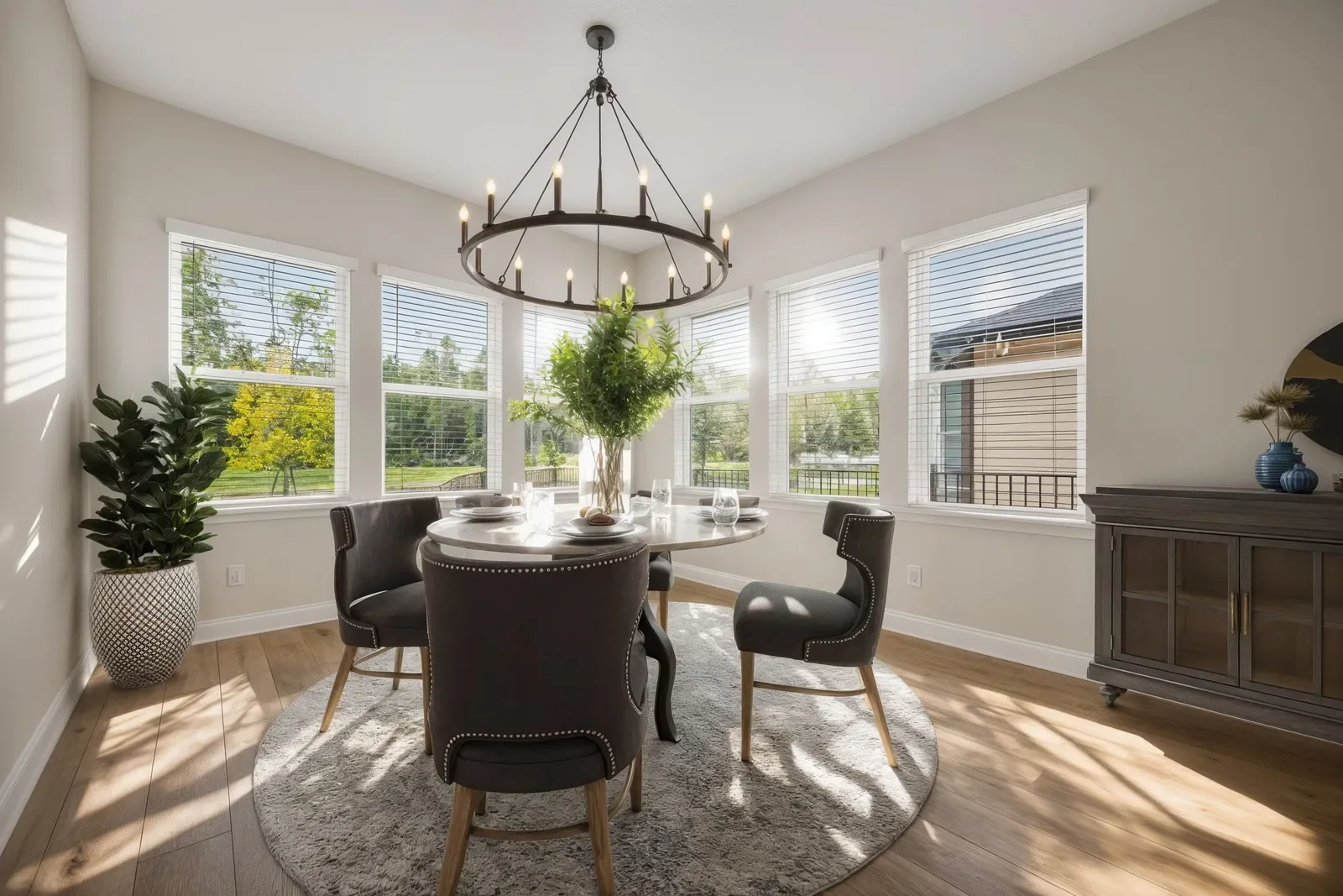 Dining room in North Florida. Virtual staging by Megapixeler
