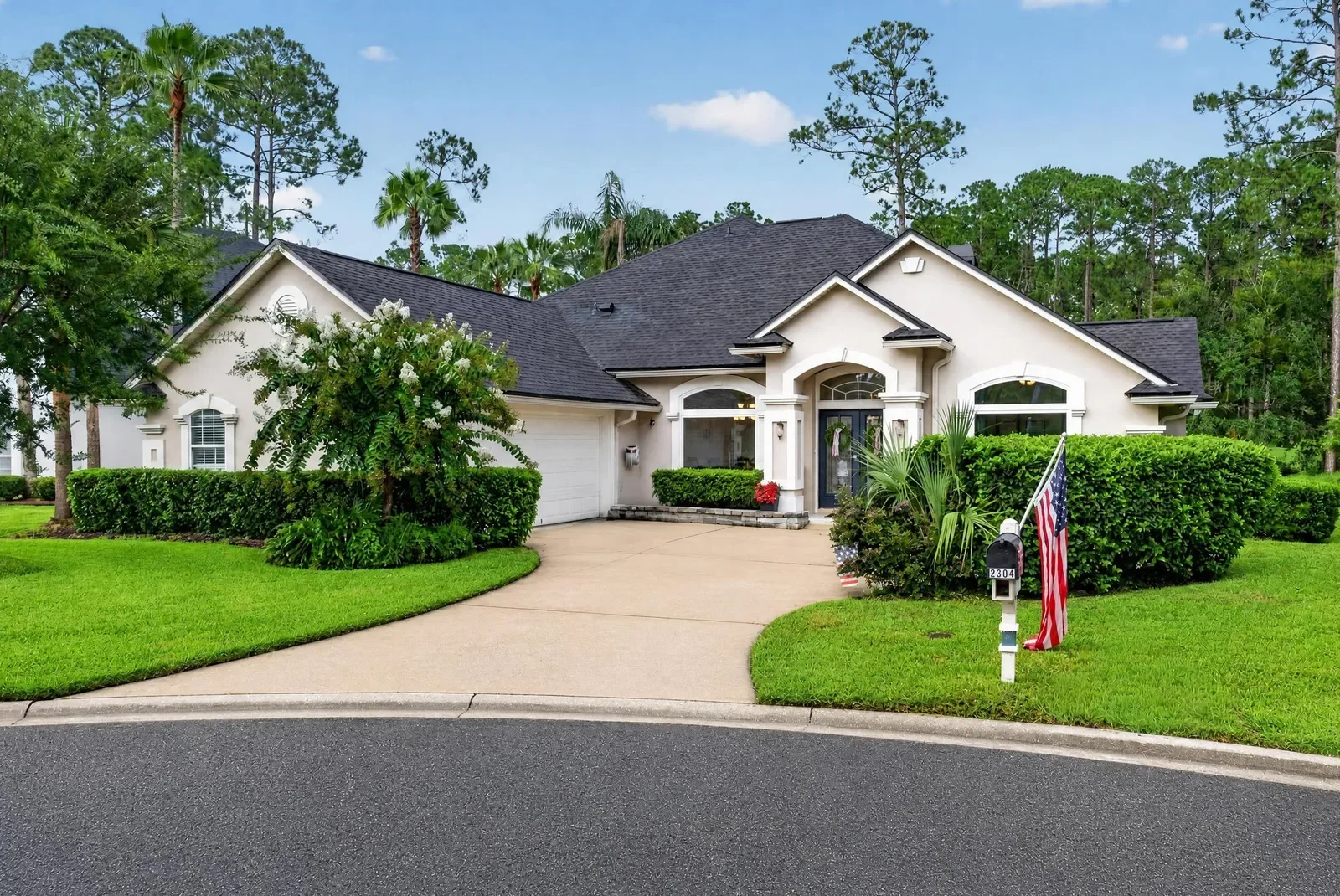 Home by day in Jacksonville, FL. Real estate photography by Megapixeler