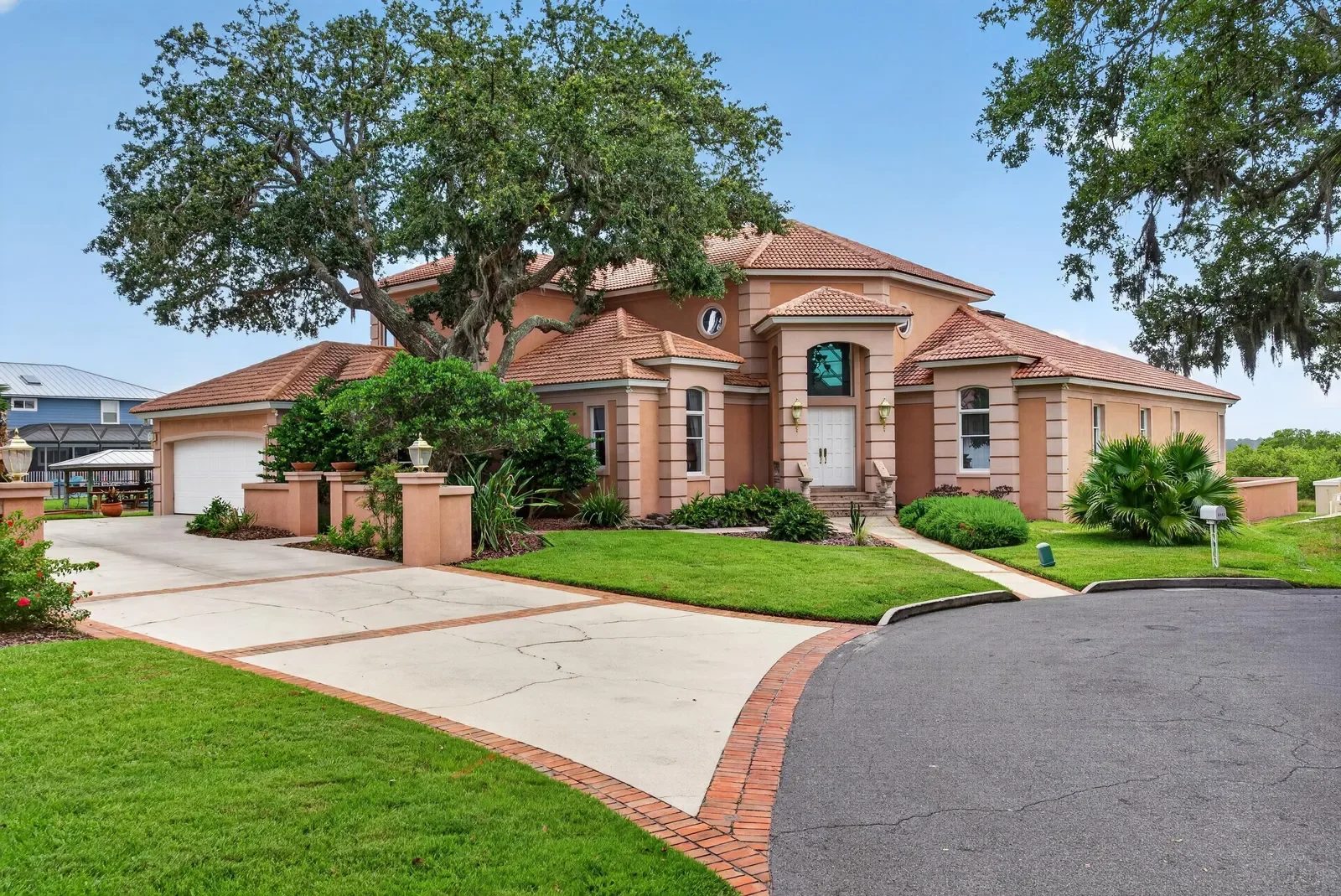 Waterfront home by day in St. Augustine, FL. Real estate photography by Megapixeler